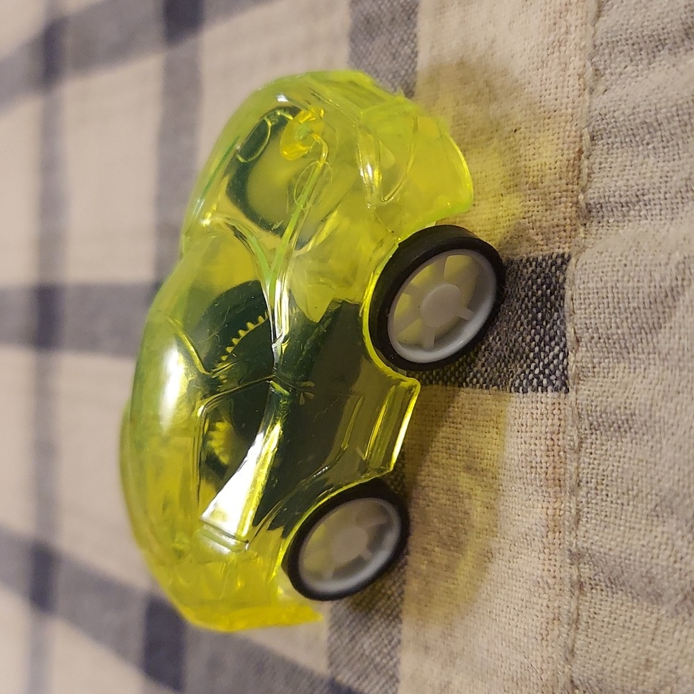 ❤️ Pull Back Car Yellow Translucent Miniature Racer - Picture 3 of 7